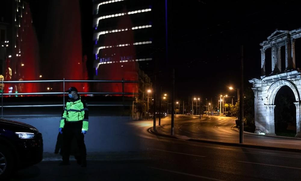 Κορονοϊός: Σκληρό lockdown σε Αχαΐα και Εύβοια - Επιβαρύνει την ενδοοικογενειακή μετάδοση η κακοκαιρία «Μήδεια»